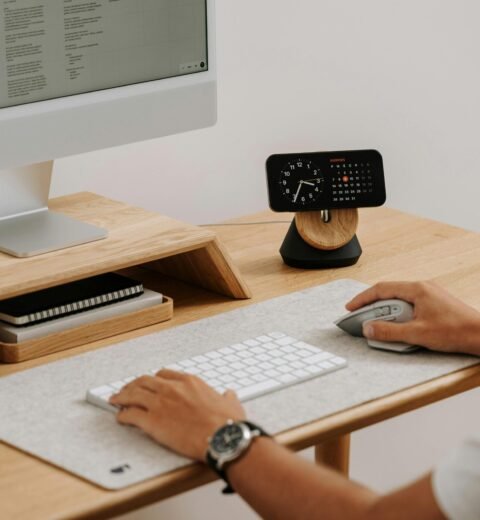 Side Hustle 2026: 8 Pekerjaan Sampingan yang Bisa Dikerjakan dari Rumah