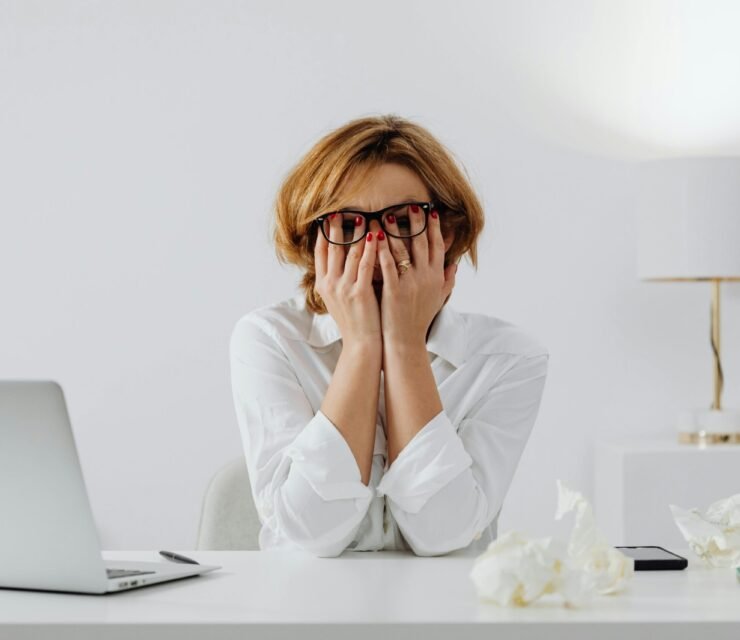 Burnout di Tempat Kerja: Cara Mengenali, Mengatasi, dan Mencegahnya