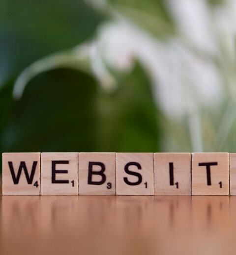 tutoromina@gmail.com